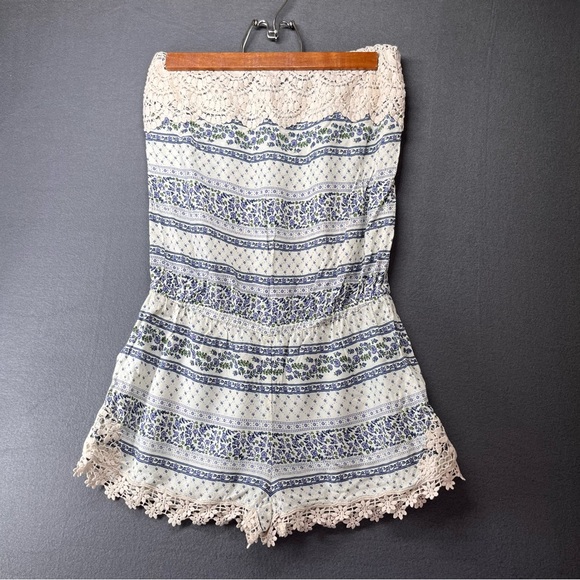 Abercrombie & Fitch Romper with‎ Lace trim strapless - Picture 1 of 7
